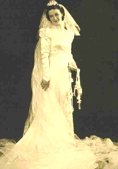 Photo of photos/Janet Glover McLennan (1915-2003) wedding portrait